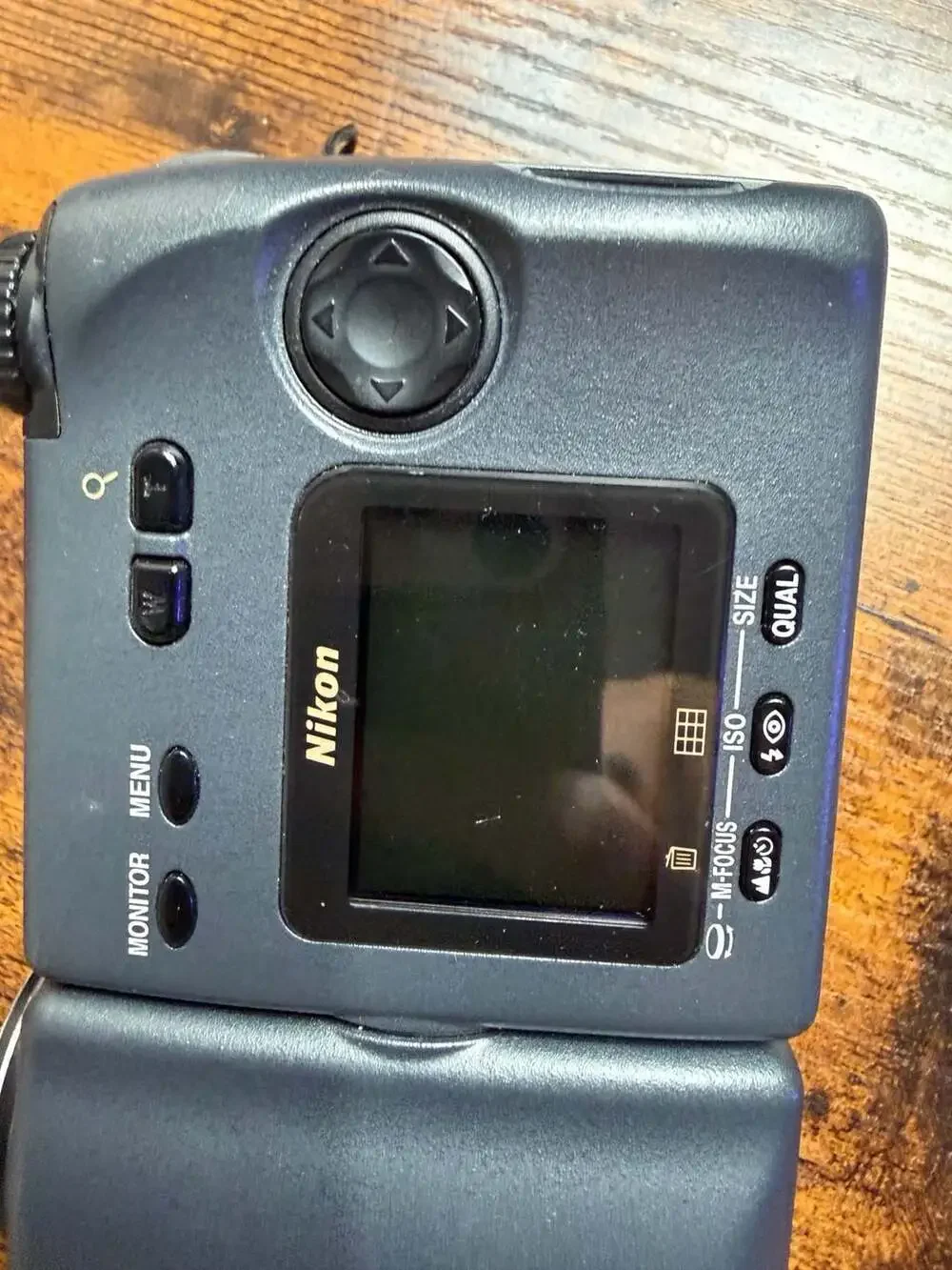 PARTS Nikon Coolpix 990 3.34MP Digital Camera Vintage Swivel Design - E990